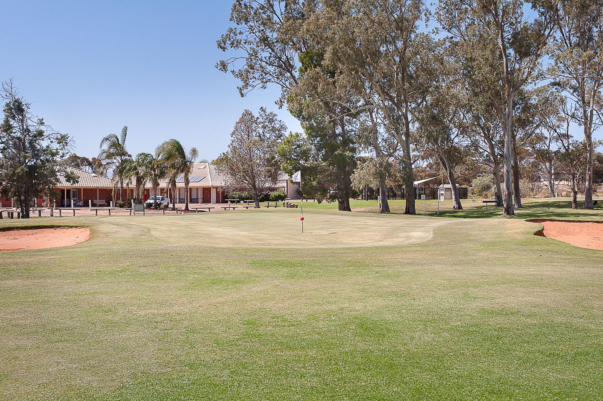 Standpipe Golf Motor Inn Port Augusta Bagian luar foto