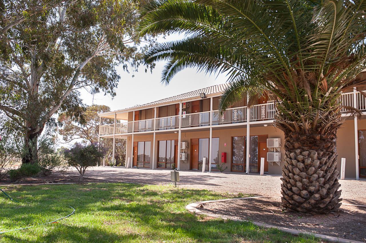 Standpipe Golf Motor Inn Port Augusta Bagian luar foto