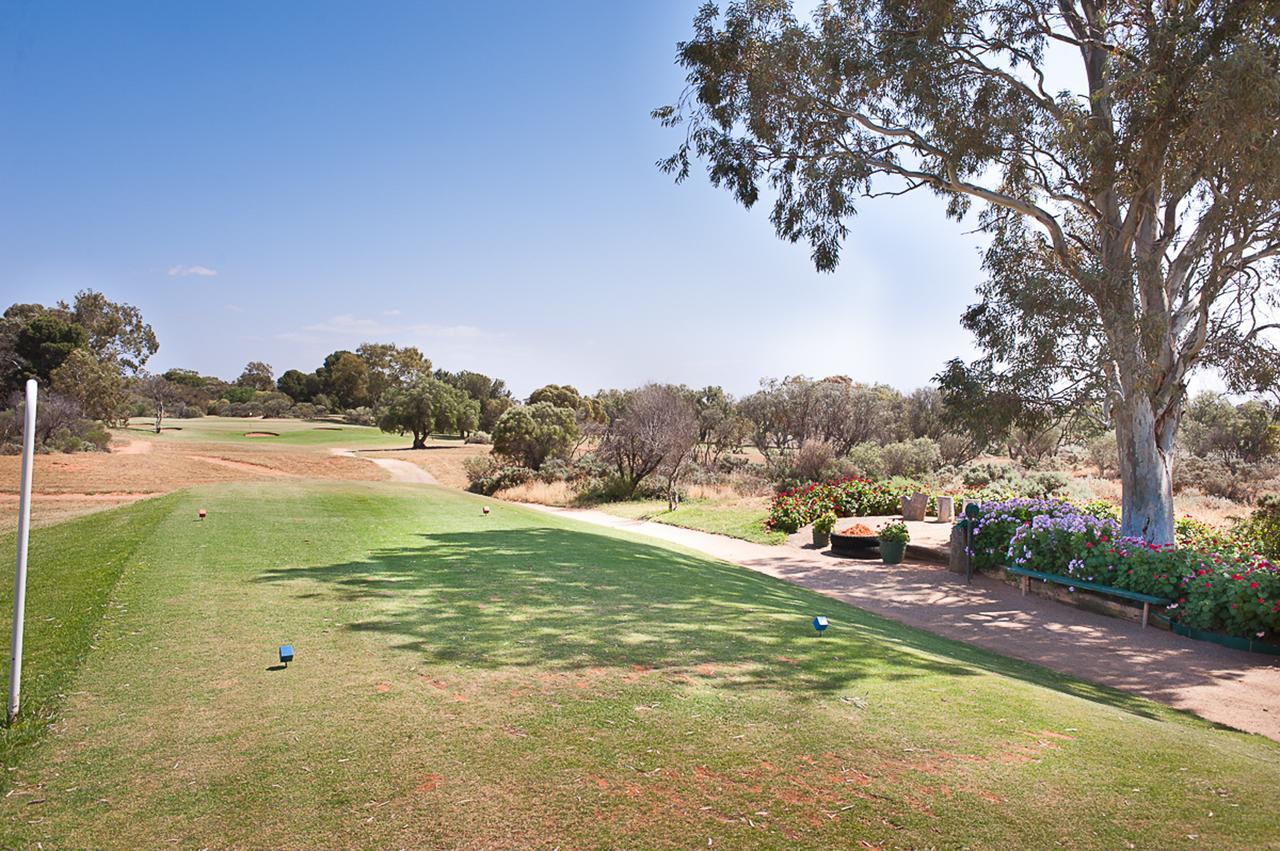 Standpipe Golf Motor Inn Port Augusta Bagian luar foto
